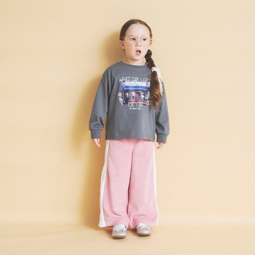 チャコールグレー