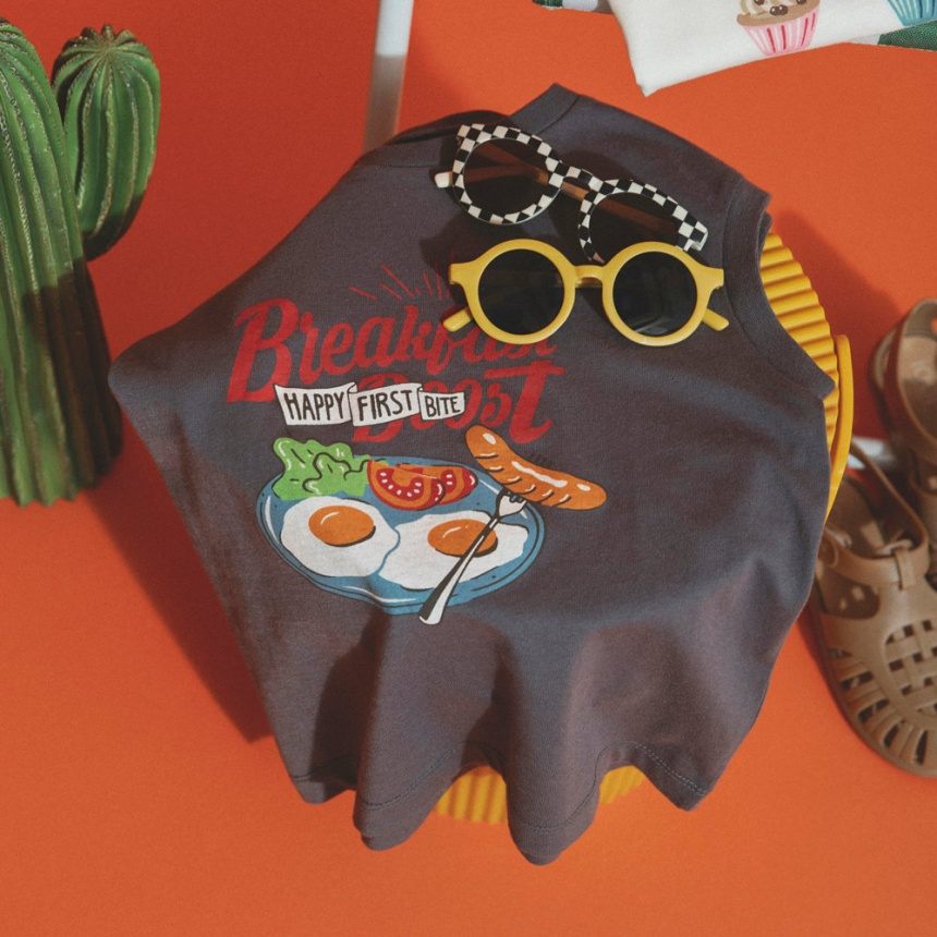 チャコールグレー