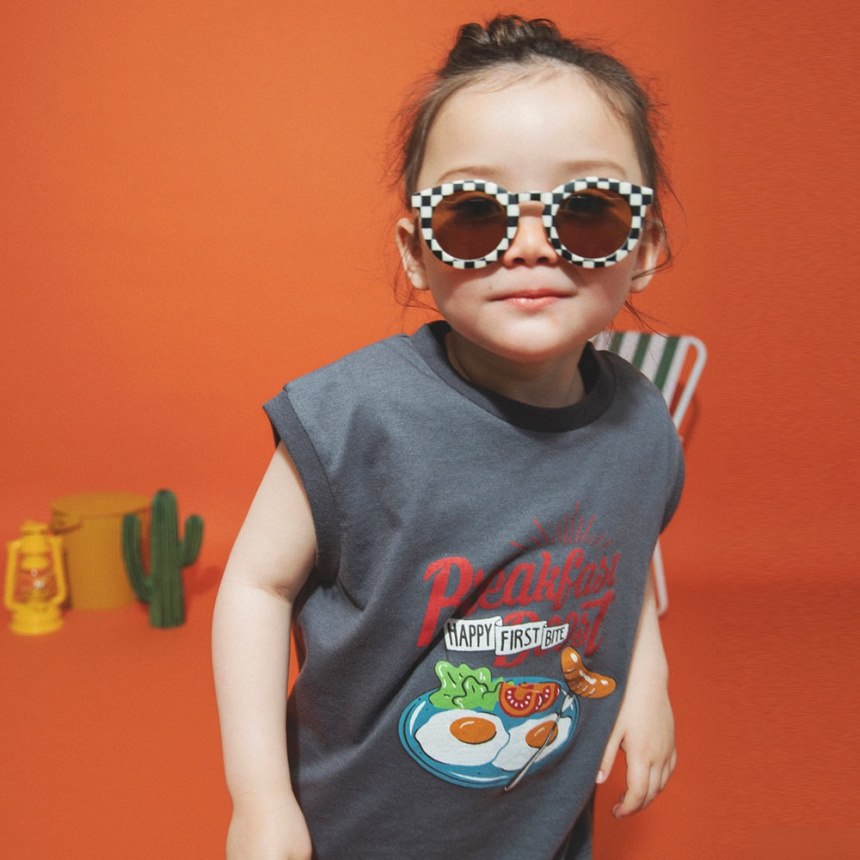 チャコールグレー