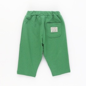 カーキグリーン