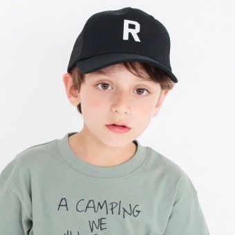 イニシャルメッシュキャップ