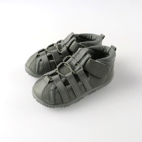 カーキグリーン