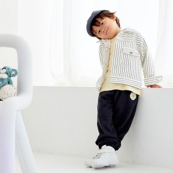 マーガレット刺しゅうワッペン センタープレススウェットパンツ
