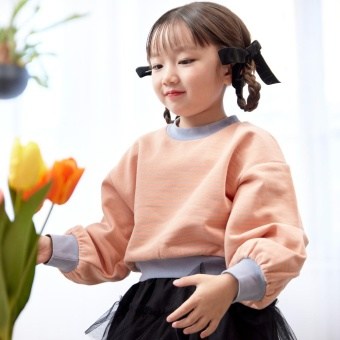 バイカラーバックネームつき 薄手モックネックトレーナー