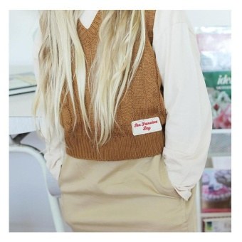【ピーチーズ】ジュニア 裾ワッペン Vネック ケーブルニットベスト