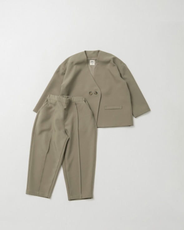 プチプラ フォーマル2点セット ジャケット+テーパードパンツ ベージュ 平置き画像