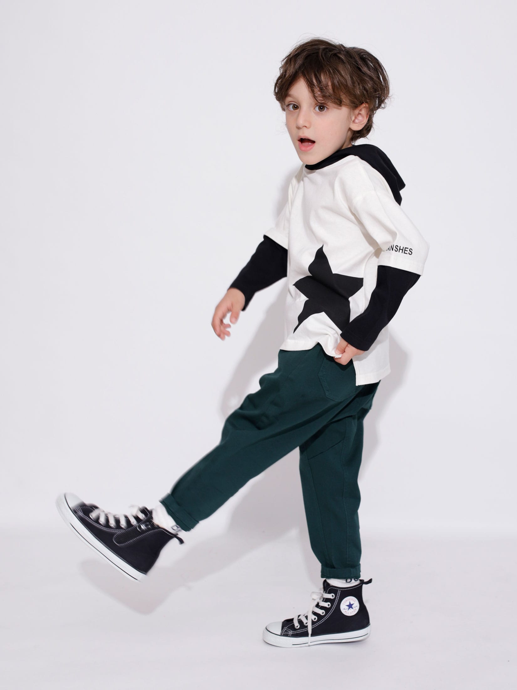 ガーデナーテーパードパンツ男の子コーデ画像1