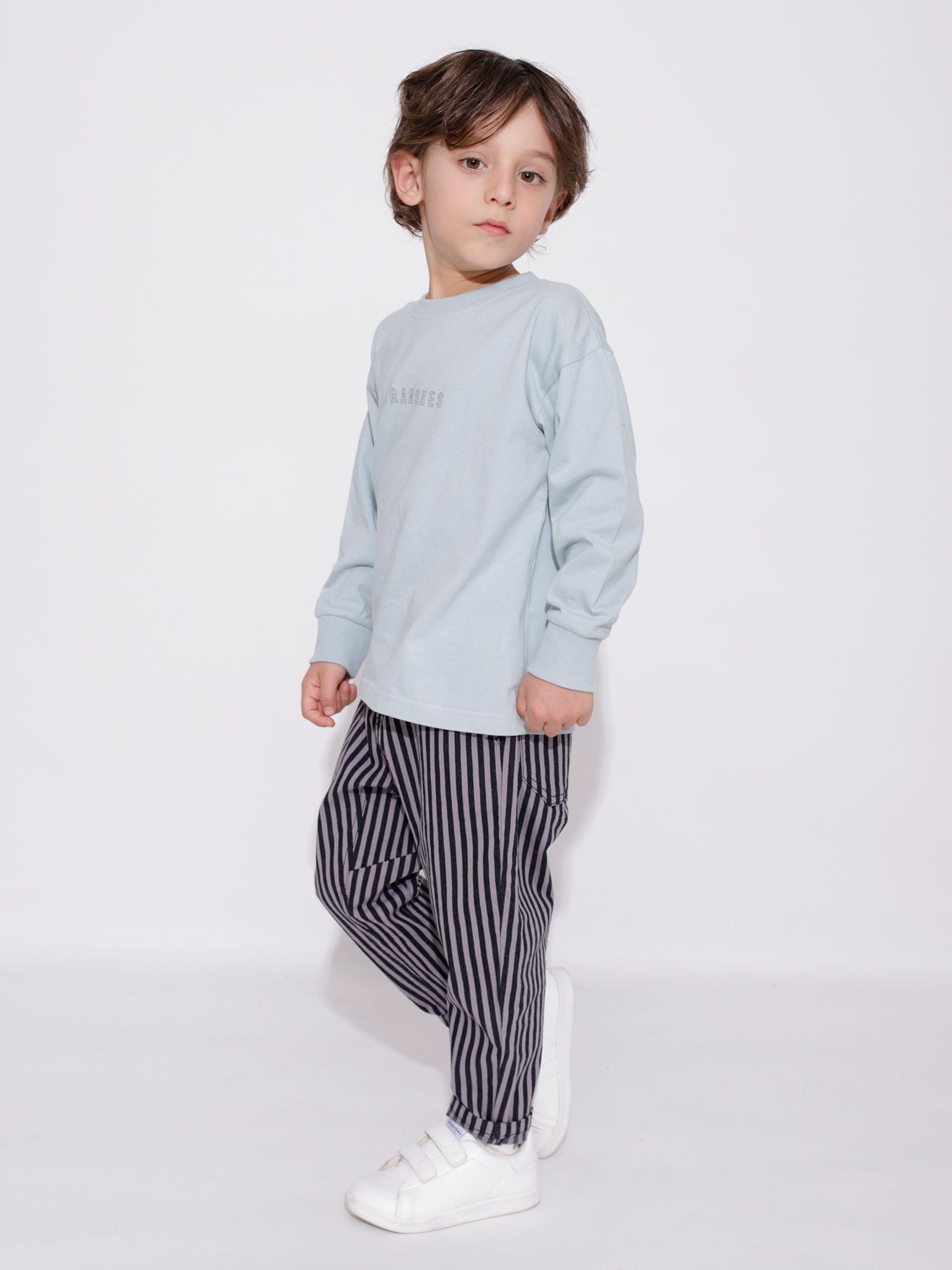 ガーデナーテーパードパンツ男の子コーデ画像4